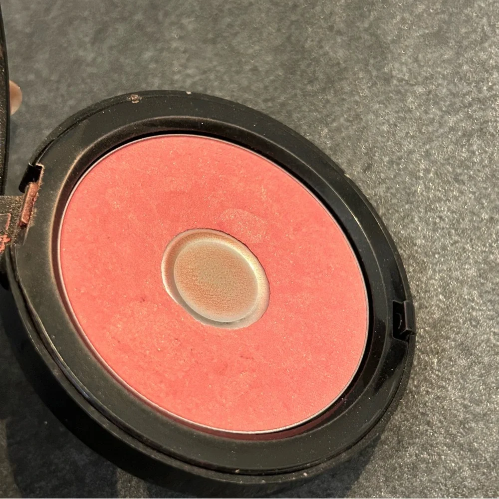 Bobbi Brown discontinued illuminating